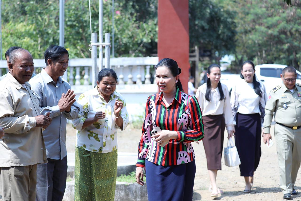 អភិបា​លខេត្តប៉ៃលិន អញ្ជើញចុះសំណេះ​សំណាលសួរ​សុខទុក្ខ​ក្រុមប្រឹក្សាស​ង្កាត់​ទាំង៤ ក្នុងក្រុង​ប៉ៃលិន ដើម្បីពង្រឹងប្រសិទ្ធិភា​ពការងារ បម្រើសេ​វាសាធា​រណៈនានា​ជូនប្រជា​ពលរដ្ឋ