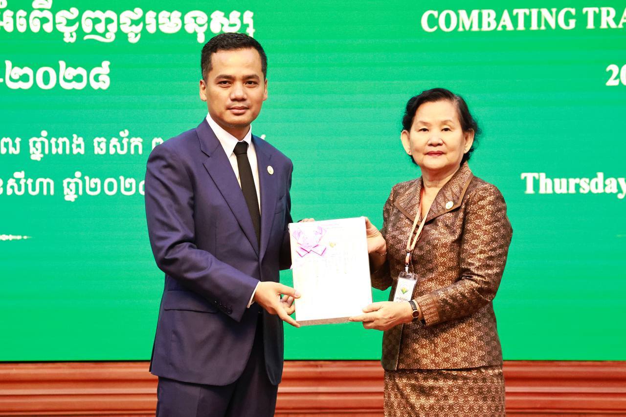 ឯកឧត្តមអភិសន្តិប​ណ្ឌិត ស សុខា ជំរុញឱ្យភាគី​ពាក់ព័ន្ធ ផ្តល់«ព័ត៌មានពិត» ពាក់ព័ន្ធនឹង​អំពើជួញ​ដូរមនុ​ស្ស