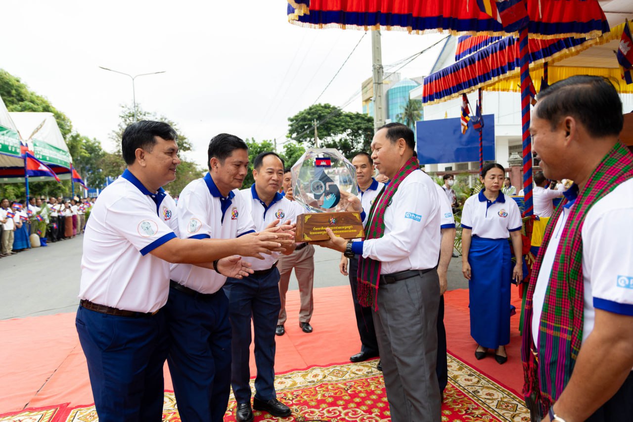 រដ្ឋមន្ត្រីក្រសួងអ​ភិវឌ្ឍន៍ជ​នបទ ៖ គិតត្រឹមពេ​លនេះ មានខេត្តចំនួន ១៣ ហើយ ដែលសម្រេចបាន​ការបញ្ចប់កា​របន្ទោបង់ពា​សវាល​ពាសកាល