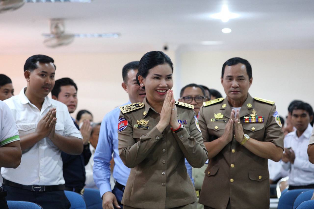 អភិបាលខេត្តប៉ៃលិន​ ជម្រុញអោយ​នាយកសាលា​លោកគ្រូ អ្នកគ្រូអនុវត្ត​យ៉ាងតឹងរឹងនូ​វបញ្ហាក្មេង​ទំនើងនៅ​ក្នុង​សាលារៀន អប​រំផ្សព្វផ្សាយ​បញ្ហាគ្រឿនញៀននិង​បារីគ្រប់​ប្រភេទ